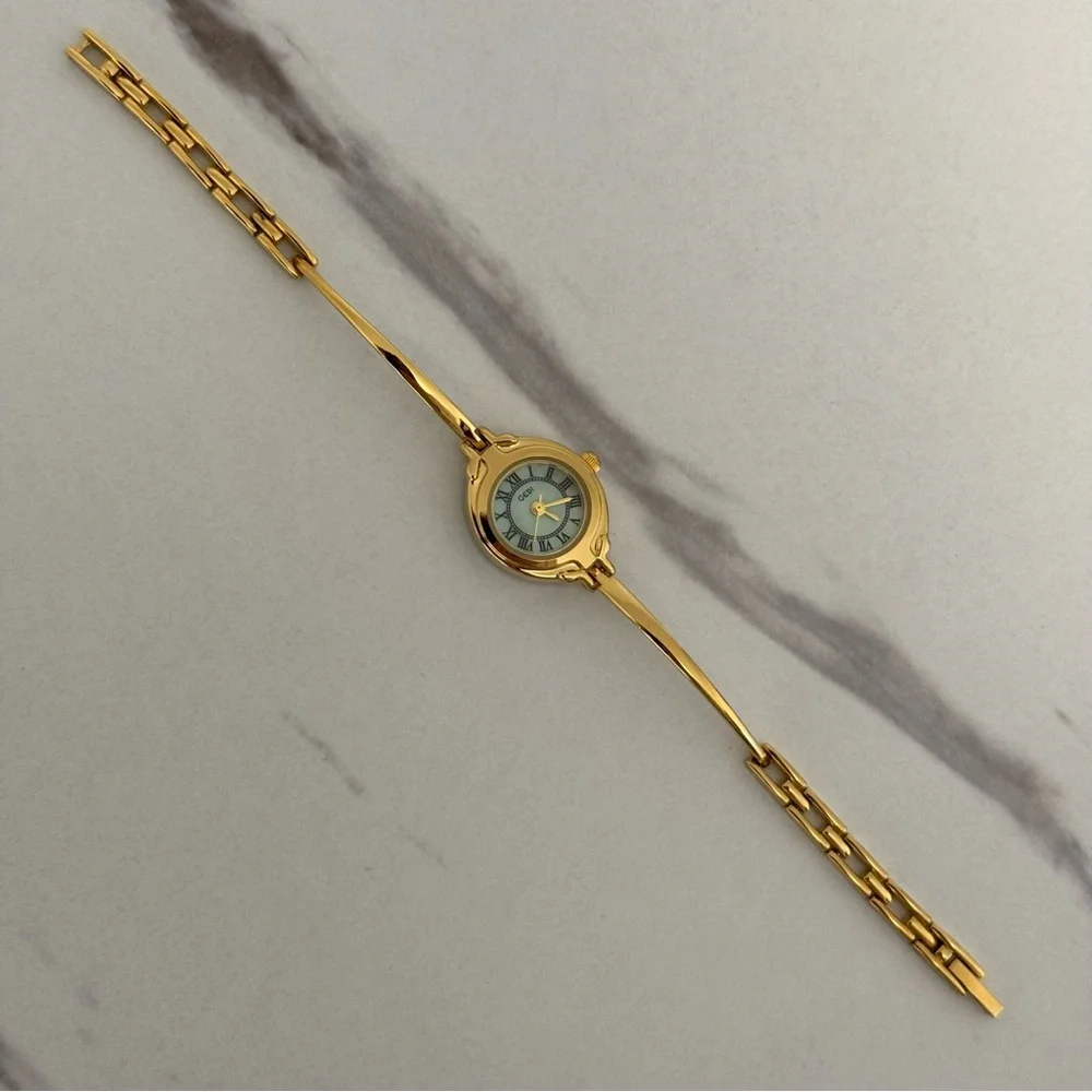 Tiny Retro Gold Vintage Inspired Women Round Y2K Bracelet Watch Stainless steel - Picture 4 of 6